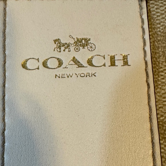 Coach coin purse wallet quiet luxury dainty classic classy elegant sophisticated - Picture 6 of 6